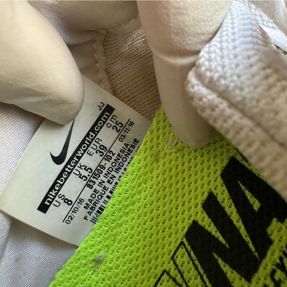 Nike White Women’s Run Natural Shoes Sneakers size 8 - Picture 3 of 6